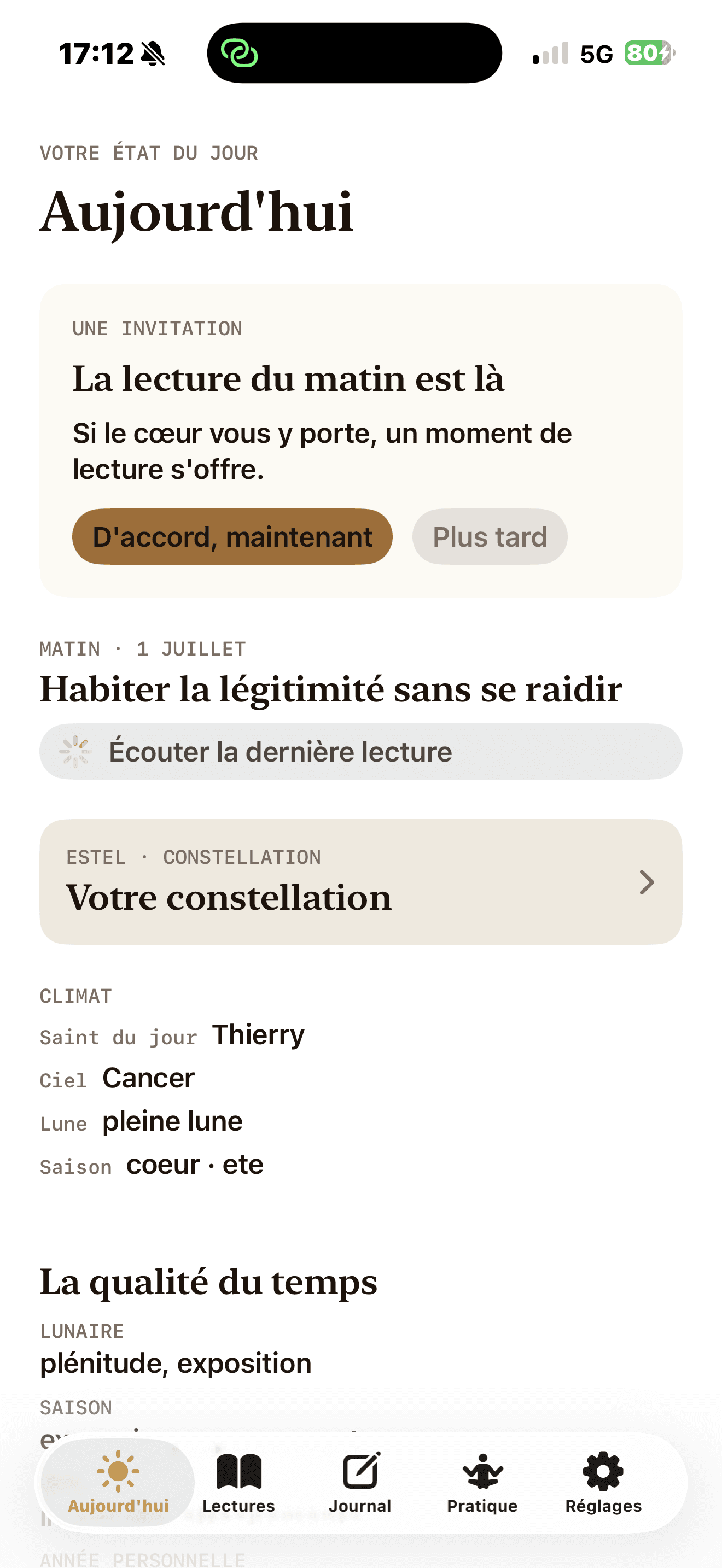 The “Today” screen of the Estel app on iPhone: morning reading, climate of the day and constellation.